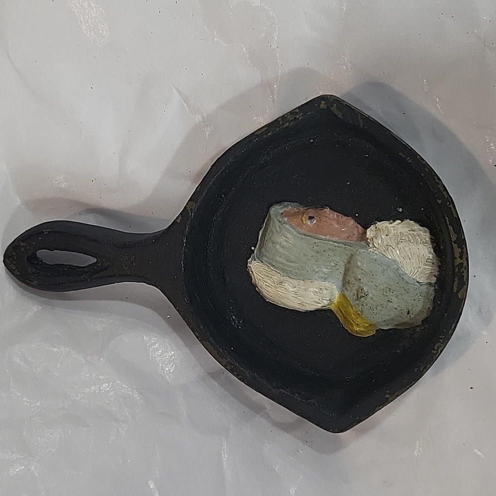 Vintage Cast Iron Decorative Pan 3" x 4"
